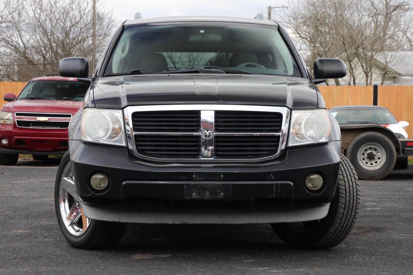 2007 BLACK DODGE DURANGO SLT 2WD (1D8HD48207F) with an 5.7L V8 OHV 16V engine, 4-SPEED AUTOMATIC OR 5-SPEED AUTOMATIC transmission, located at 420 E. Kingsbury St., Seguin, TX, 78155, (830) 401-0495, 29.581060, -97.961647 - Photo#1